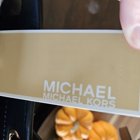 Michael Kors Jet Set Travel Bag - Picture 4 of 4